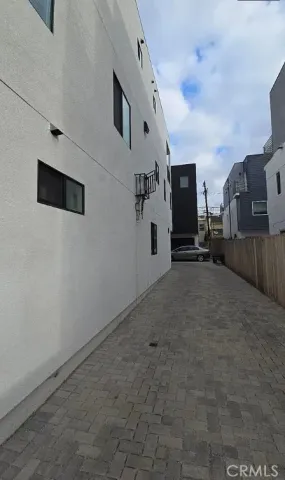 $4,900 | 6417 Lexington Avenue, Los Angeles, CA 90038