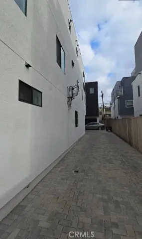 $5,250 | 6417 Lexington Avenue, Los Angeles, CA 90038