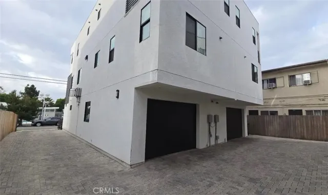 $4,900 | 6417 Lexington Avenue, Los Angeles, CA 90038