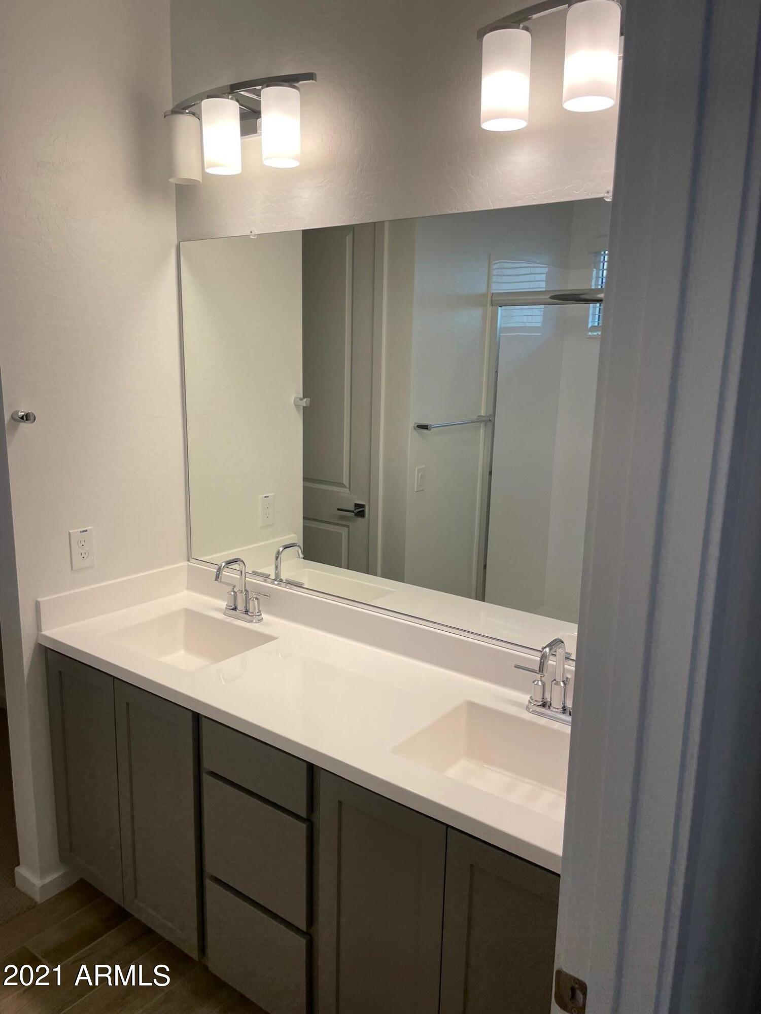 901 South Smith Road, Unit 1024 Tempe, AZ 85281 - Photo 18 of 38 IMG_6253