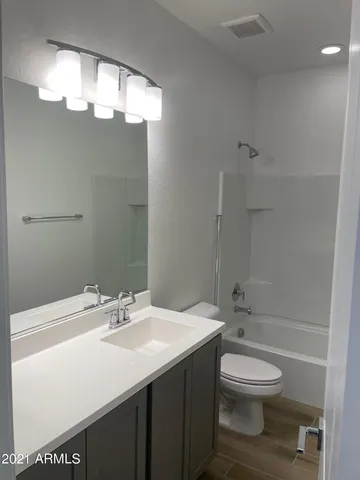 $2,750 | 901 South Smith Road, Unit 1024, Tempe, AZ 85281