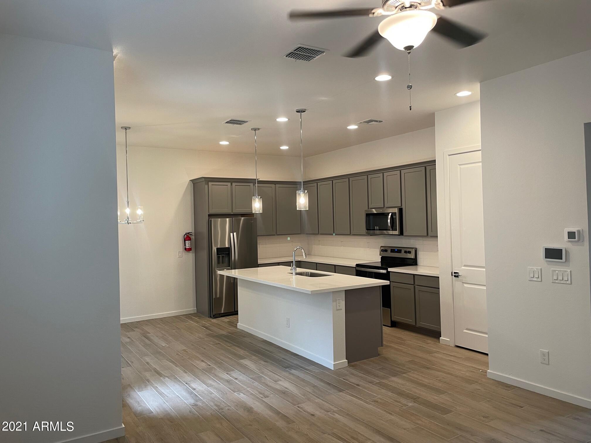 901 South Smith Road, Unit 1024 Tempe, AZ 85281 - Photo 7 of 38 IMG_6227