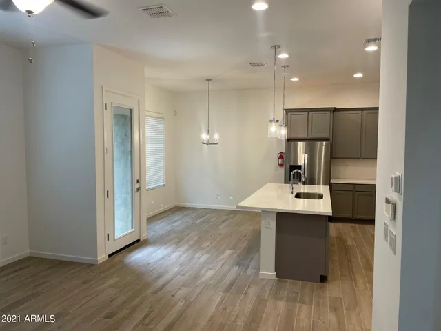 $2,750 | 901 South Smith Road, Unit 1024, Tempe, AZ 85281
