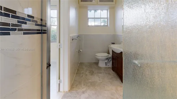 $3,600 | 5720 Sheridan Street, Unit 1, Hollywood, FL 33021