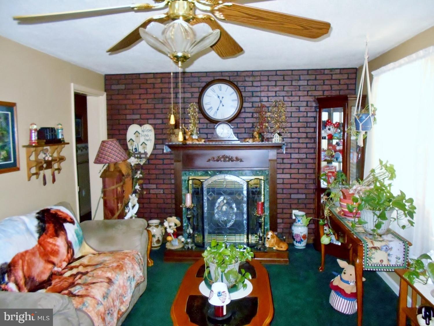 127 East Park Avenue Ranson, WV 25438 - Photo 8 of 18 Living Room