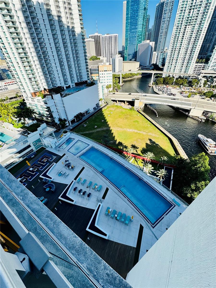 92 Southwest 3rd Street, Unit 2112 Miami, FL 33130 - Photo 11 of 28