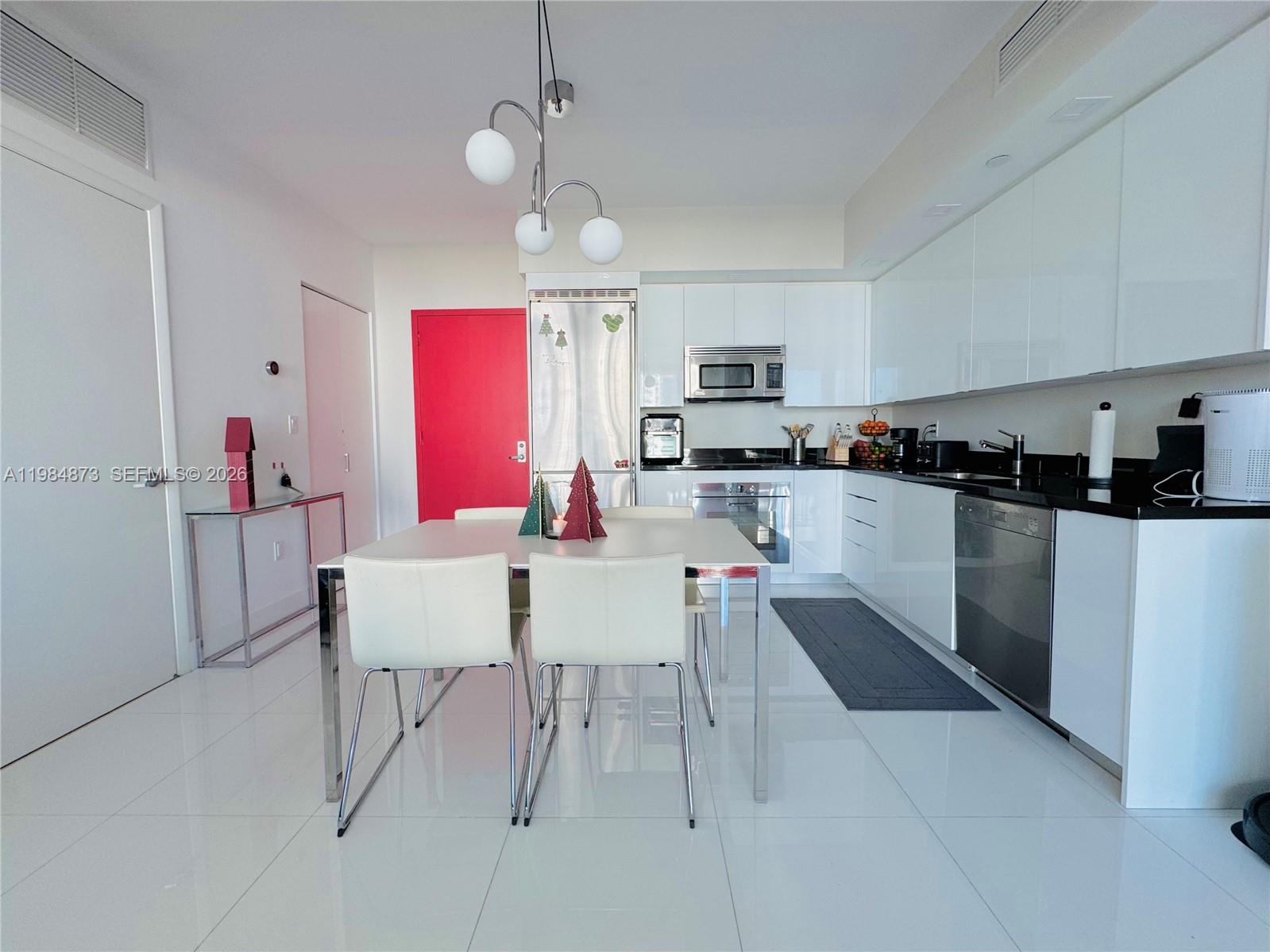 92 Southwest 3rd Street, Unit 2112 Miami, FL 33130 - Photo 5 of 28