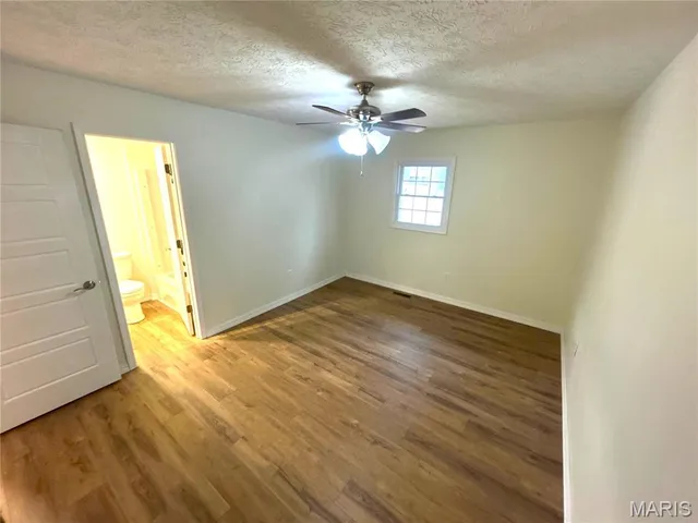 $215,000 | 1121 Brooklane Drive, Carrollton, IL 62016