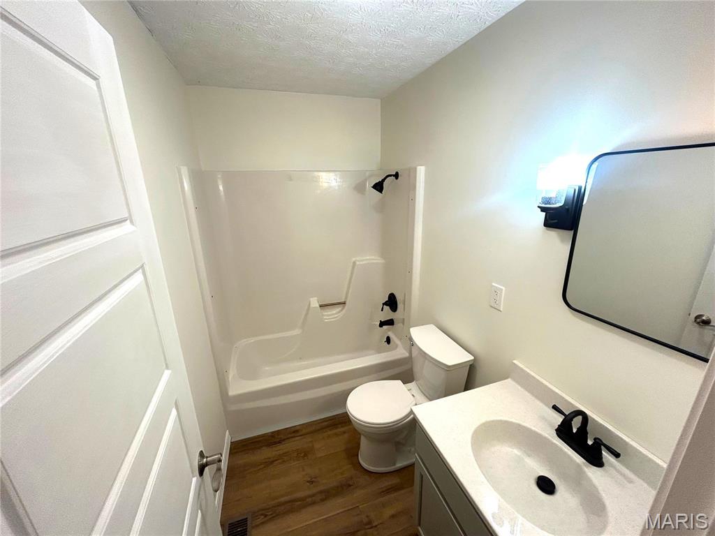 1121 Brooklane Drive Carrollton, IL 62016 - Photo 23 of 28