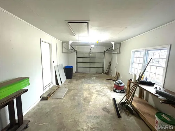 $215,000 | 1121 Brooklane Drive, Carrollton, IL 62016