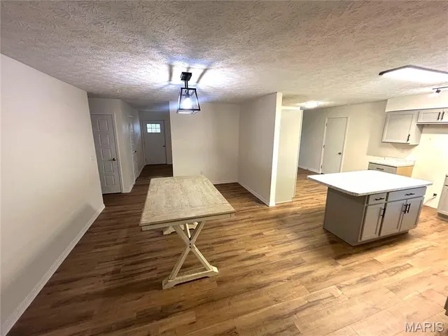 $215,000 | 1121 Brooklane Drive, Carrollton, IL 62016