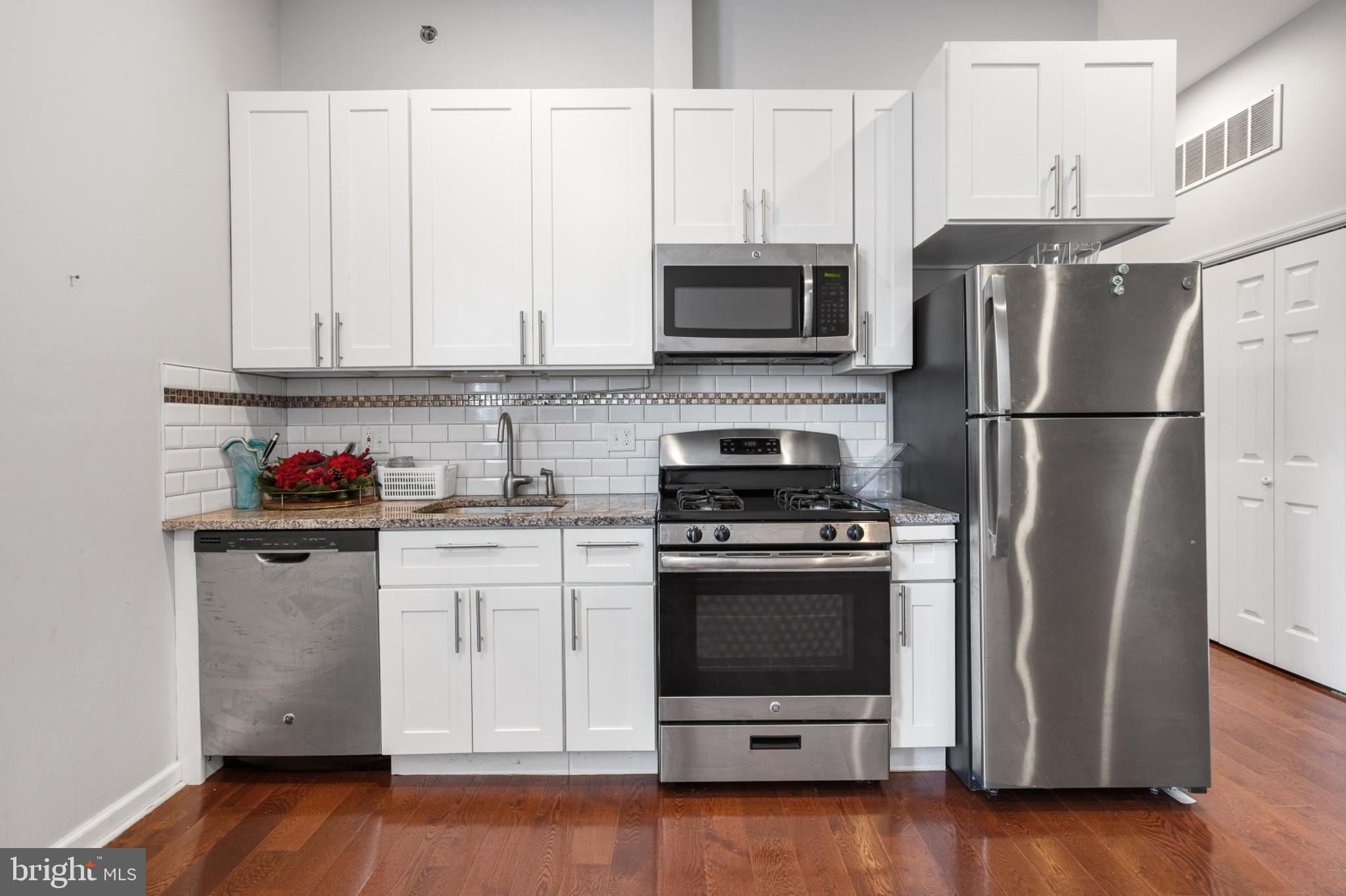 511 South Street, Unit 2 Philadelphia, PA 19147 - Photo 1 of 24