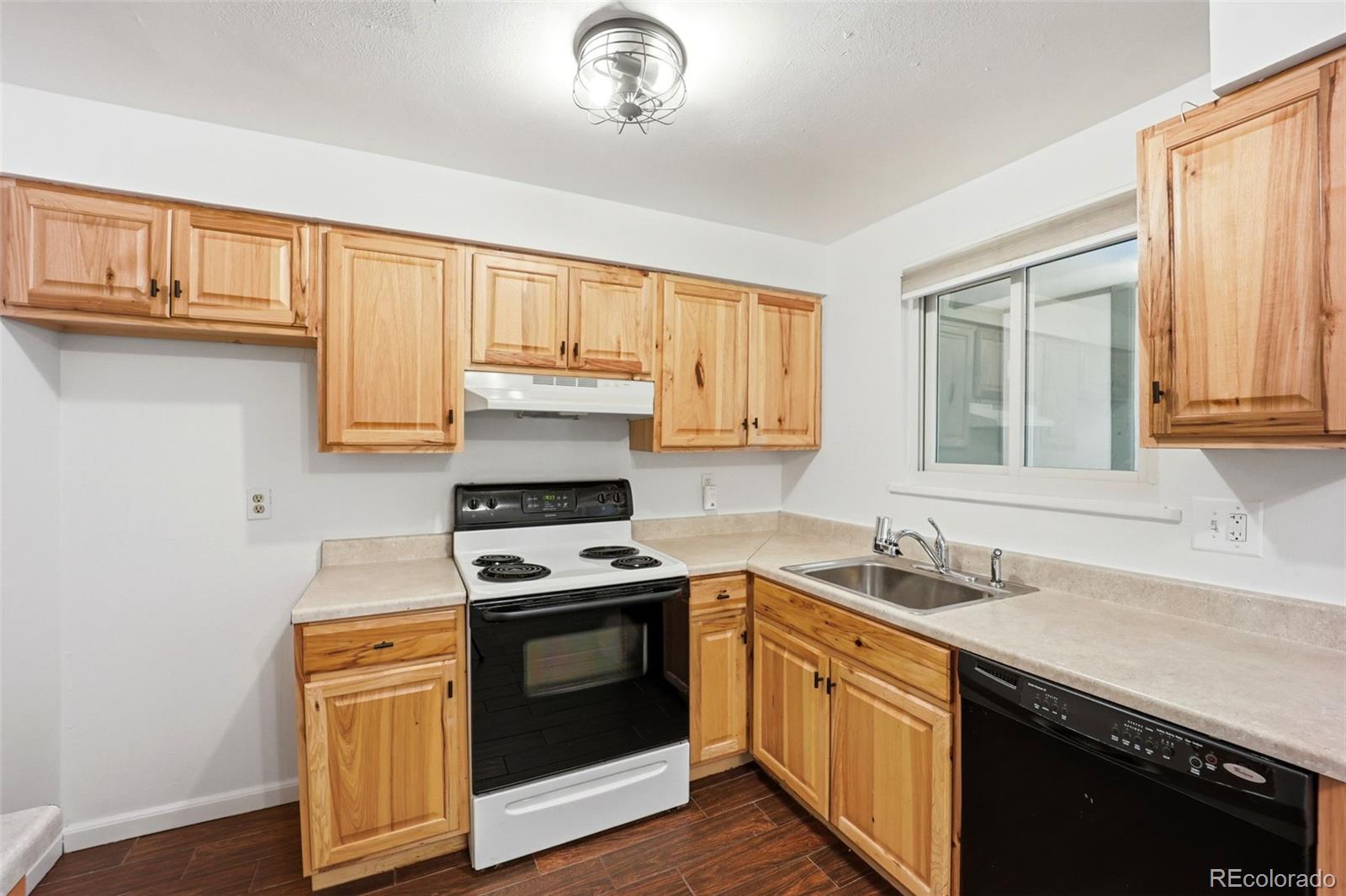 4602 Everett Street Wheat Ridge, CO 80033 - Photo 9 of 34