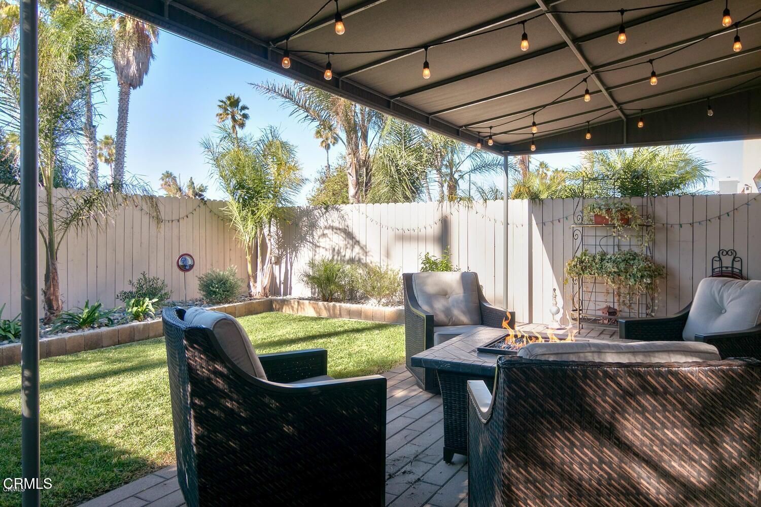 925 Dunes Street Oxnard, CA 93035 - Photo 4 of 27 a view of an outdoor sitting area