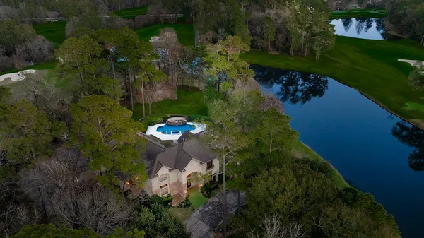 $3,350,000 | 32 Palmer Woods Drive, The Woodlands, TX 77381