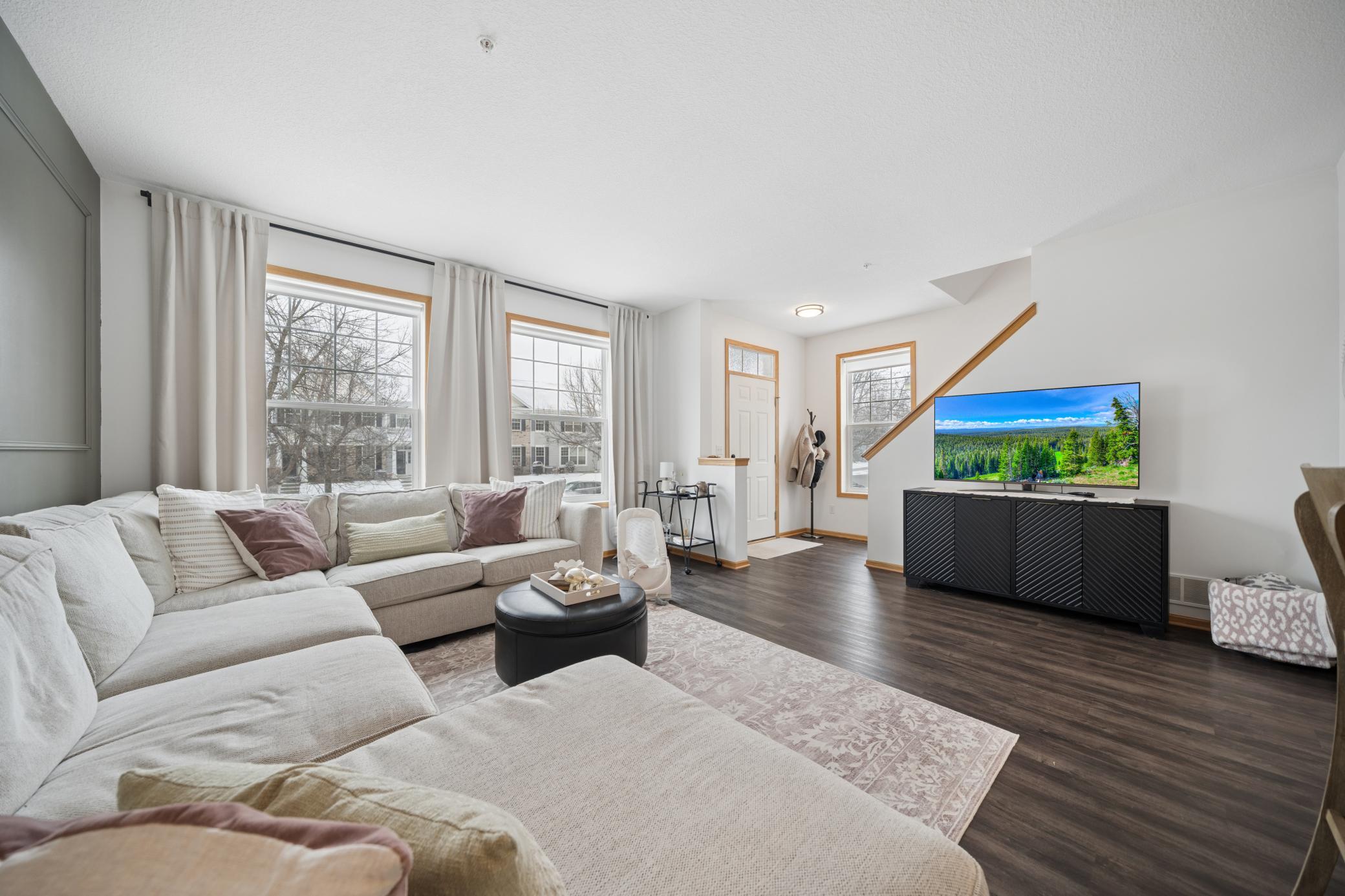 1987 Clover Ridge Drive Chaska, MN 55318 - Photo 2 of 24