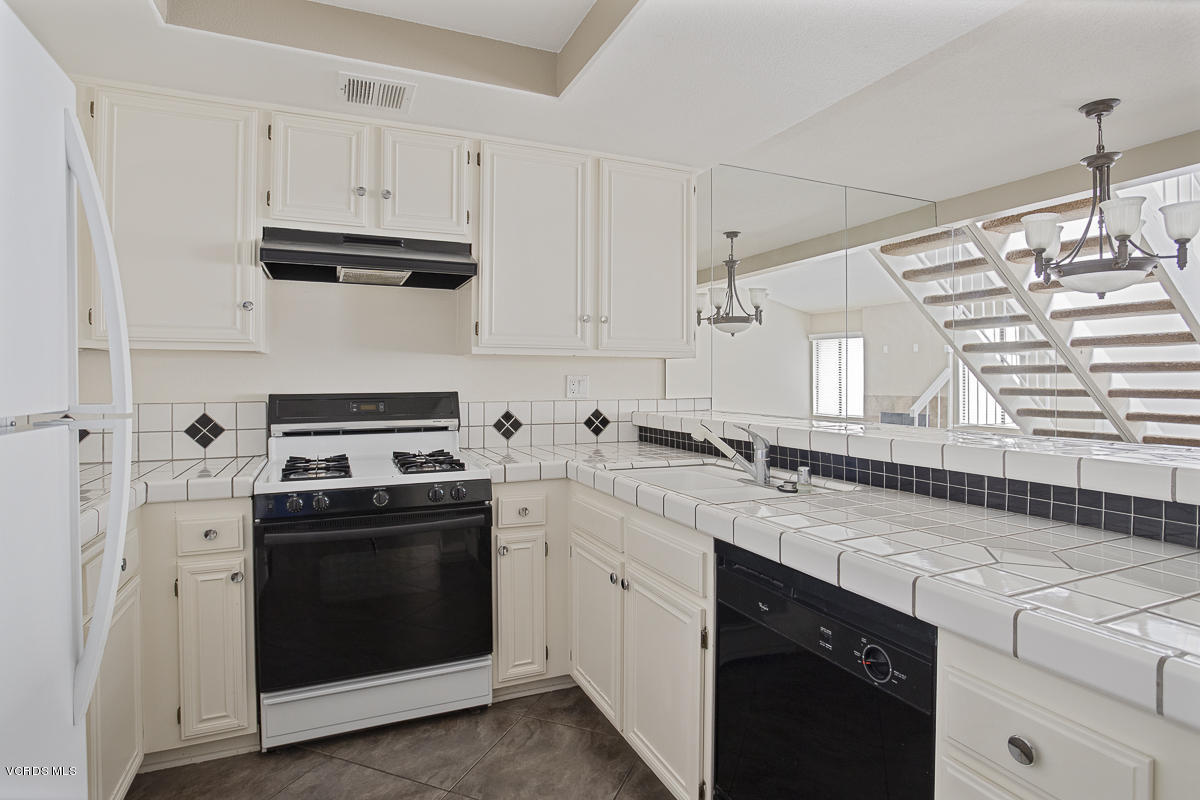 1940 Stow Street Simi Valley, CA 93063 - Photo 8 of 17 Stow_Low-8