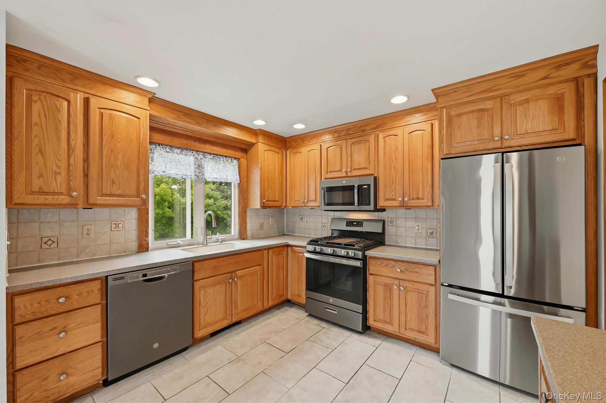 39 Raker Road Poughkeepsie, NY 12603 - Photo 14 of 31