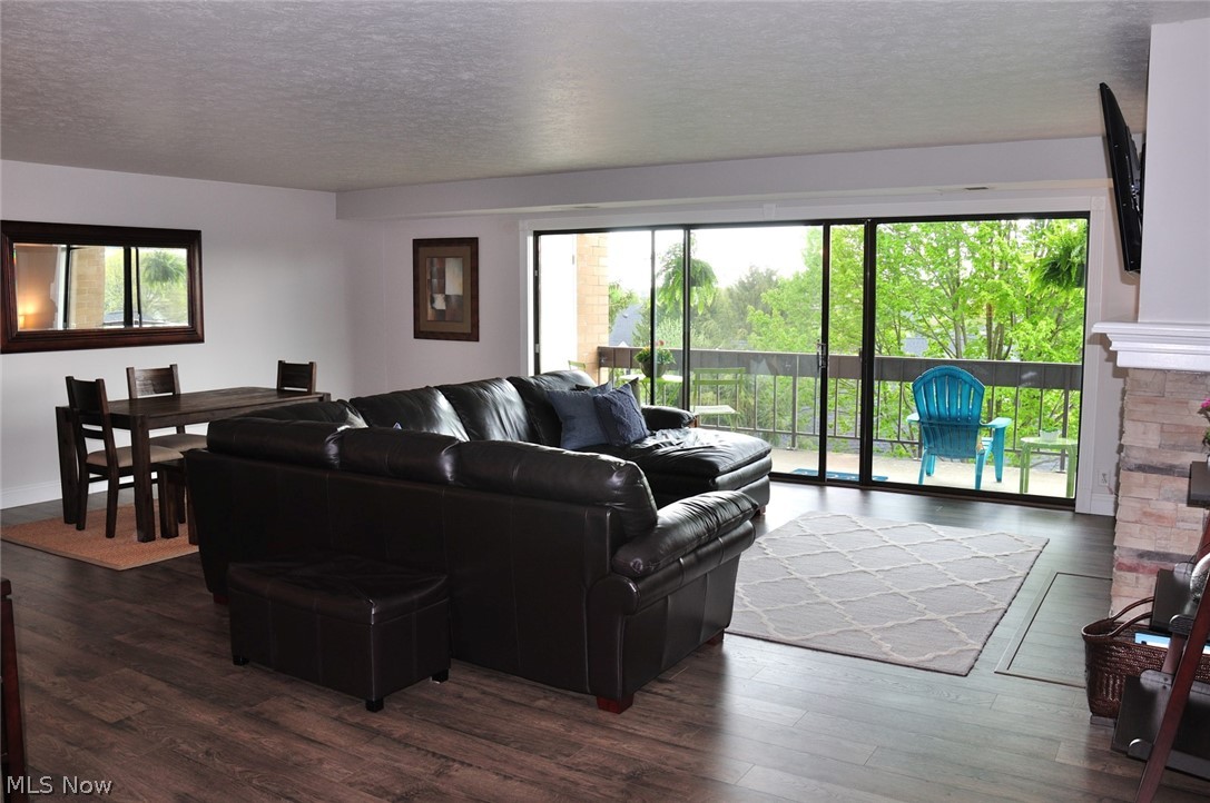 22555 Center Ridge Road, Unit 405 Rocky River, OH 44116 - Photo 2 of 28 Gallery Image 2