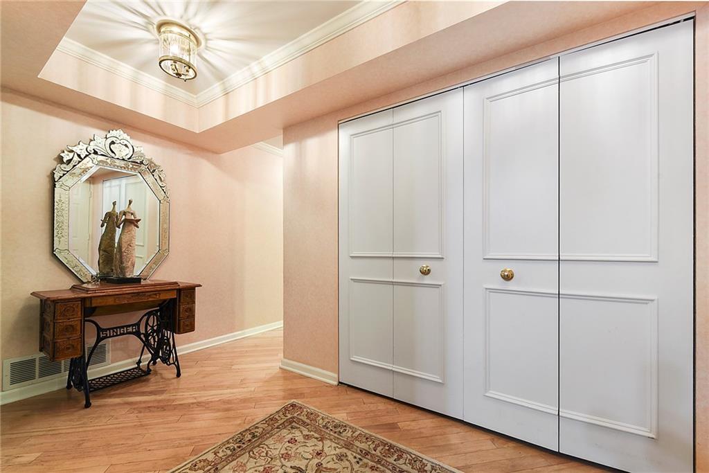 300 Fox Chapel Road, Unit 405 Pittsburgh, PA 15238 - Photo 5 of 30 a view of a entryway