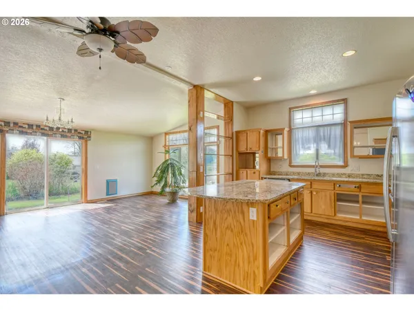 $329,000 | 225 Hale Street, Adams, OR 97810