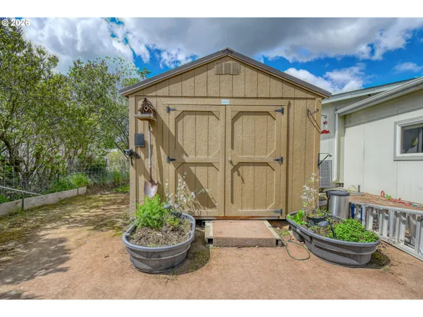 $329,000 | 225 Hale Street, Adams, OR 97810