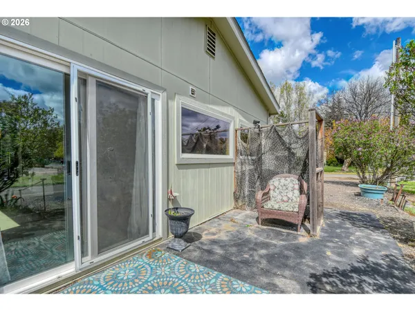 $329,000 | 225 Hale Street, Adams, OR 97810