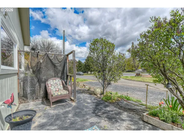 $329,000 | 225 Hale Street, Adams, OR 97810