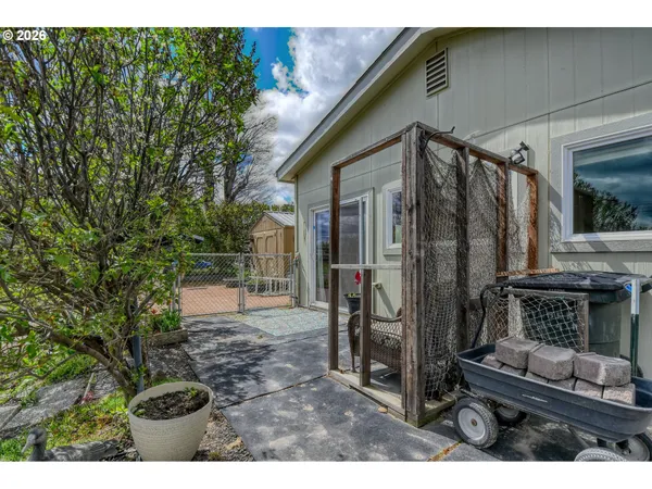 $329,000 | 225 Hale Street, Adams, OR 97810