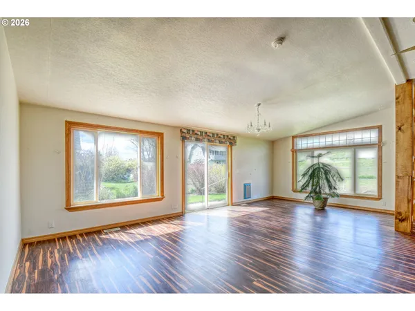 $329,000 | 225 Hale Street, Adams, OR 97810