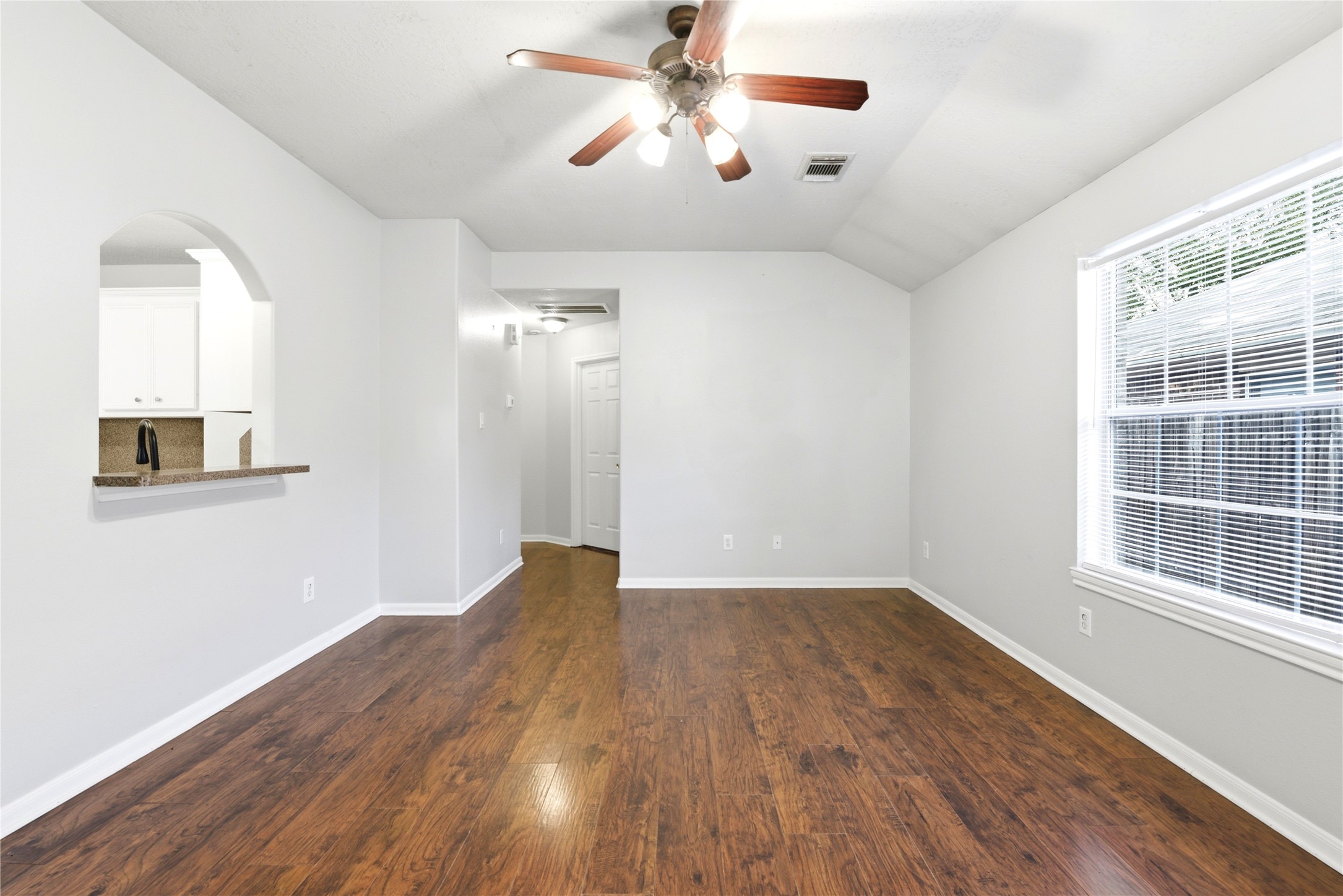 1707 Longview Street Conroe, TX 77301 - Photo 11 of 24