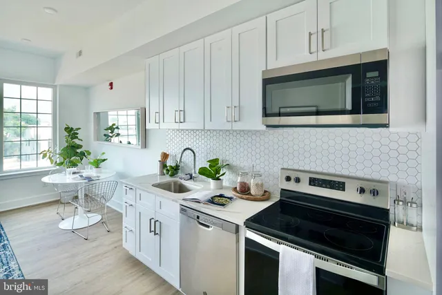 $1,384 | 1324 Frankford Avenue, Unit 414, Philadelphia, PA 19125