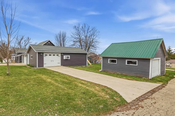 $341,500 | 226 South Sidney Street, Shullsburg, WI 53586