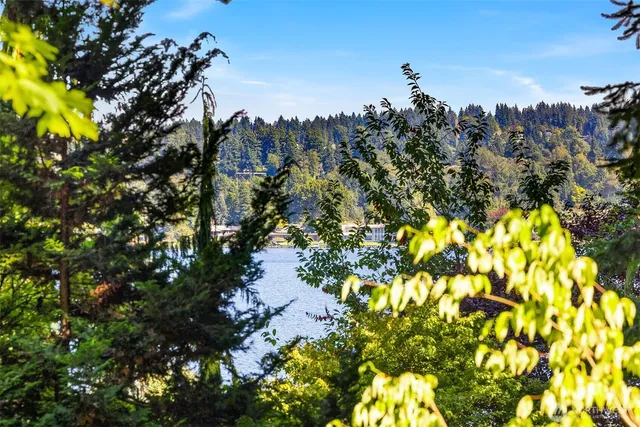$700,000 | 44-xx Ferncroft Road, Mercer Island, WA 98040