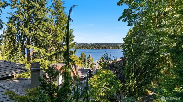 $700,000 | 44-xx Ferncroft Road, Mercer Island, WA 98040