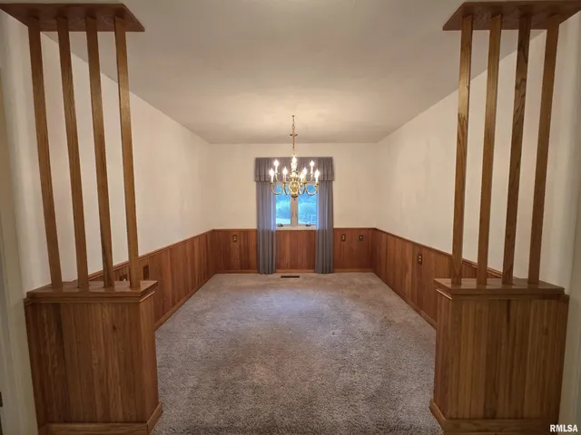 $284,000 | 2 Webster Hill E Street, Mount Vernon, IL 62864