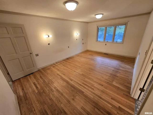 $284,000 | 2 Webster Hill E Street, Mount Vernon, IL 62864