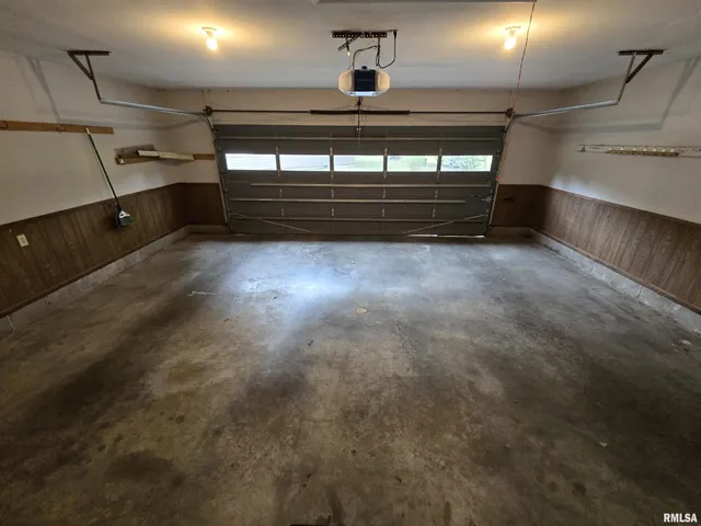 $284,000 | 2 Webster Hill E Street, Mount Vernon, IL 62864