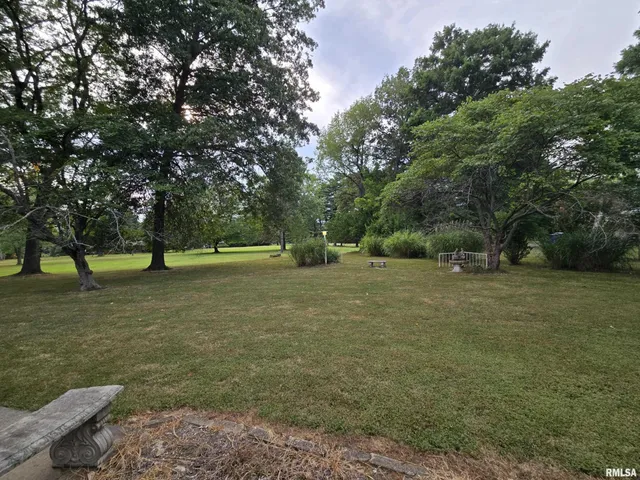 $284,000 | 2 Webster Hill E Street, Mount Vernon, IL 62864