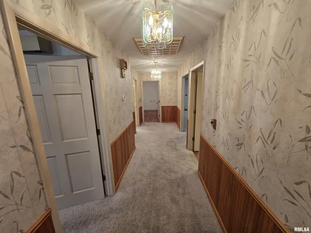 $284,000 | 2 Webster Hill E Street, Mount Vernon, IL 62864