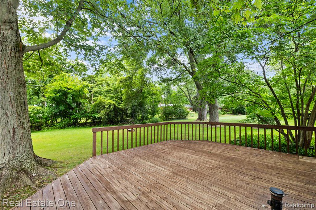 28257 New Castle Road Farmington Hills, MI 48331 - Photo 29 of 32