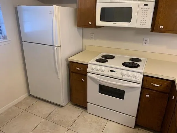 $1,600 | 229 Carmel Drive, Unit 2, Fort Walton Beach, FL 32547