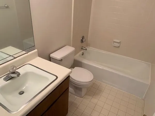 $1,600 | 229 Carmel Drive, Unit 2, Fort Walton Beach, FL 32547