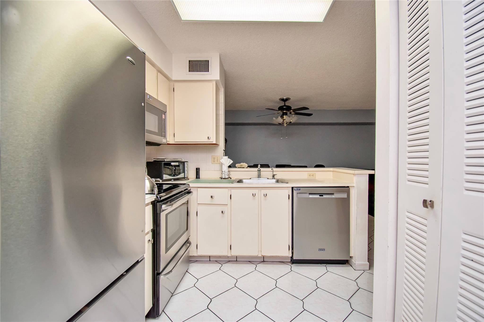 14895 Builtmore Way Delray Beach, FL 33446 - Photo 5 of 15 Photo 5