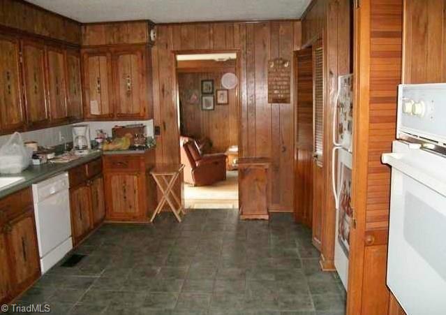 4804 Howell School Road Jonesville, NC 28642 - Photo 6 of 16 Gallery Image 6