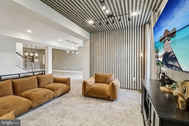 $1,075,000 | 7035 Cor Crk Way, Glenn Dale, MD 20769