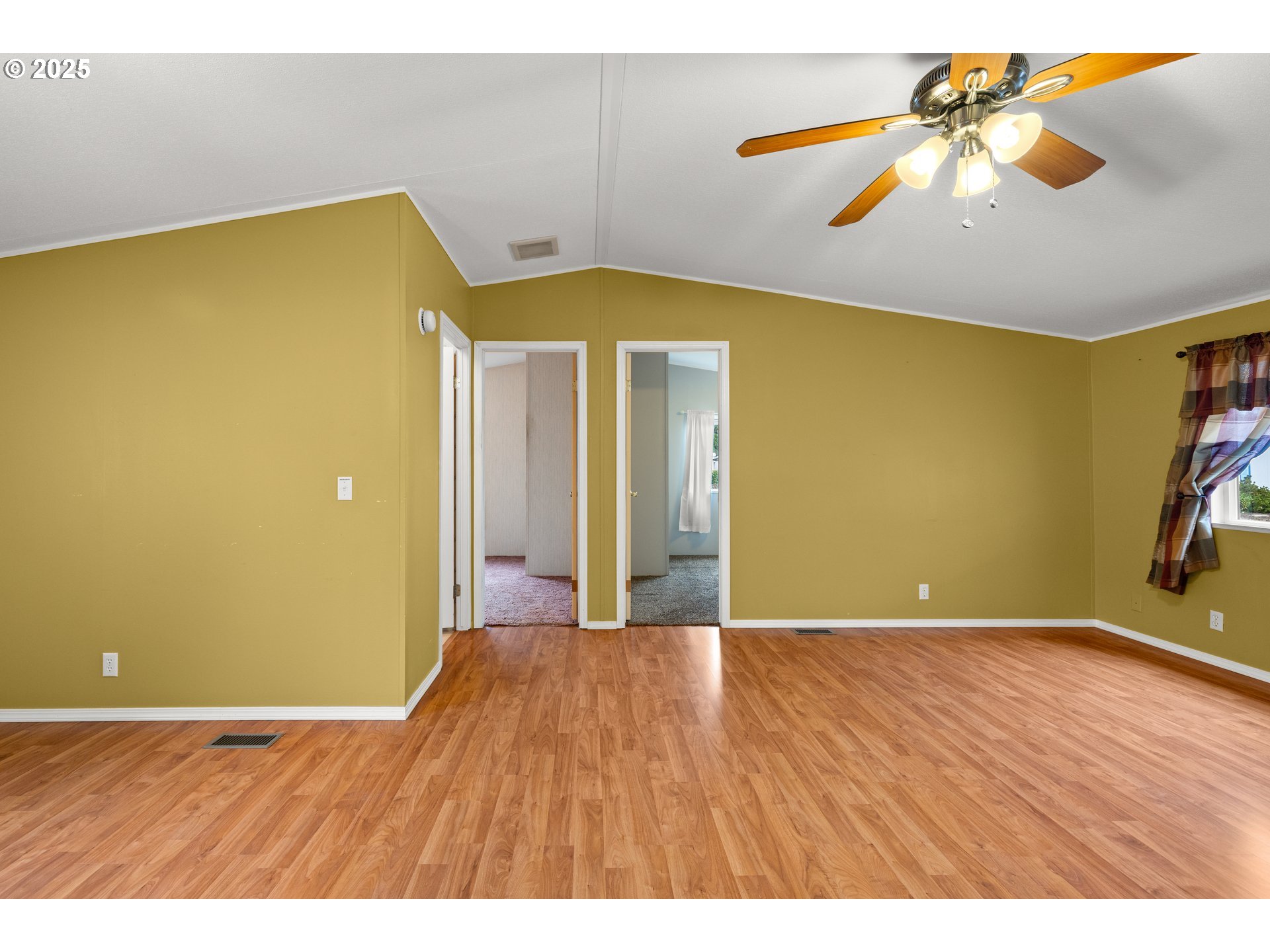 835 Southeast 1st Avenue, Unit 64 Canby, OR 97013 - Photo 30 of 37 a view of an empty room with basketball court