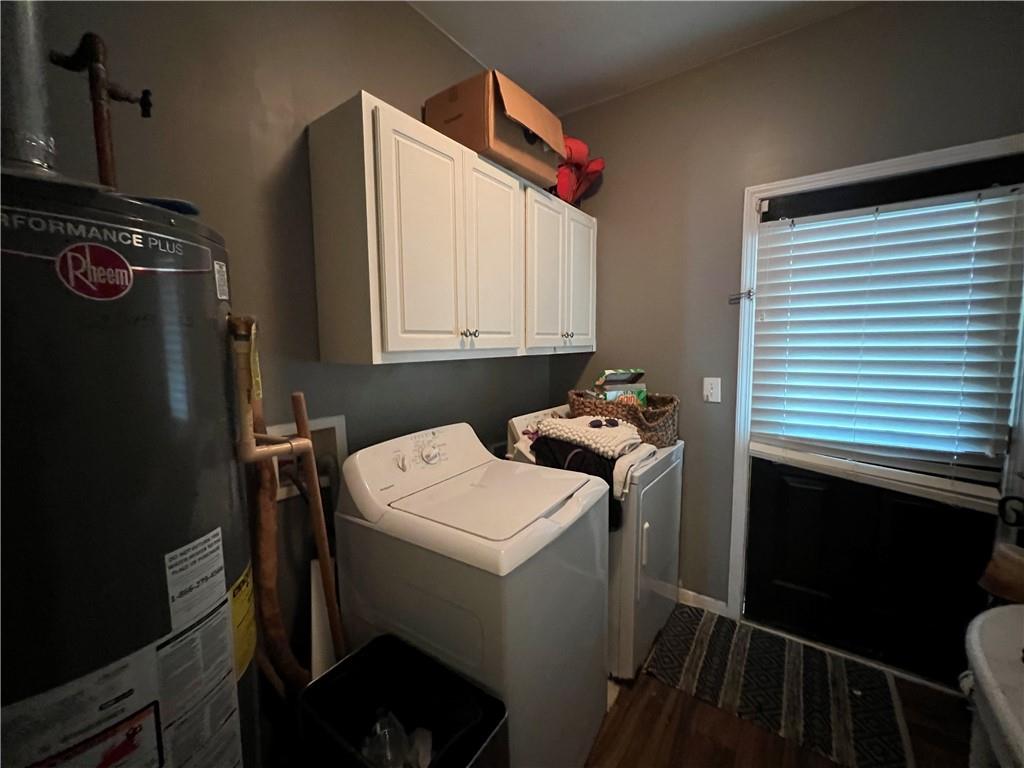 3914 Howell Park Road Duluth, GA 30096 - Photo 25 of 33 a utility room with dryer and washer