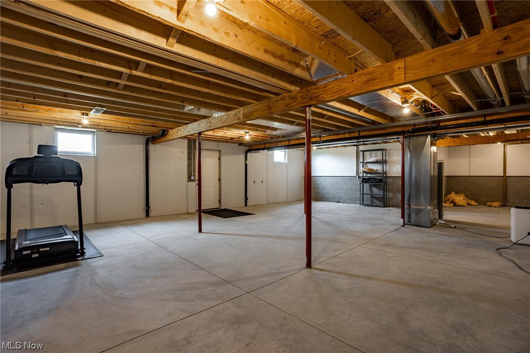 8810 Congress Road Lodi, OH 44254 - Photo 23 of 30 Walk out doorway in center of picture