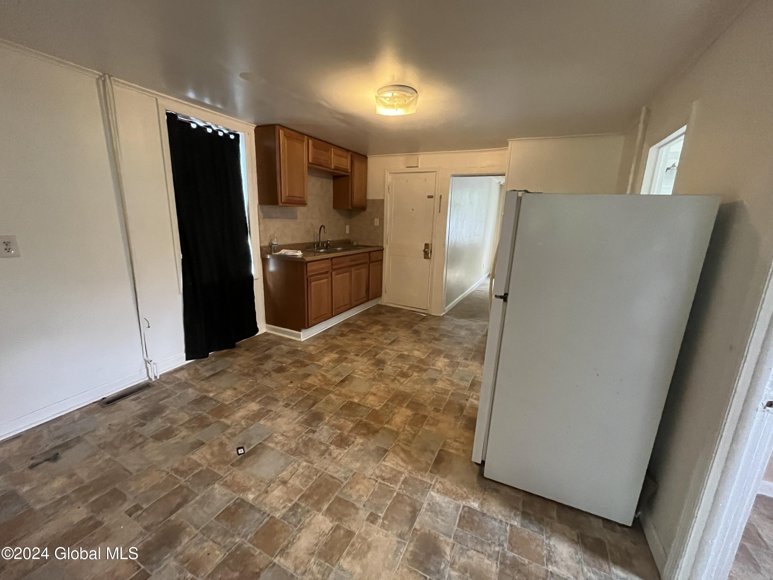 237 Front Street Schenectady, NY 12305 - Photo 11 of 16 IMG_5086